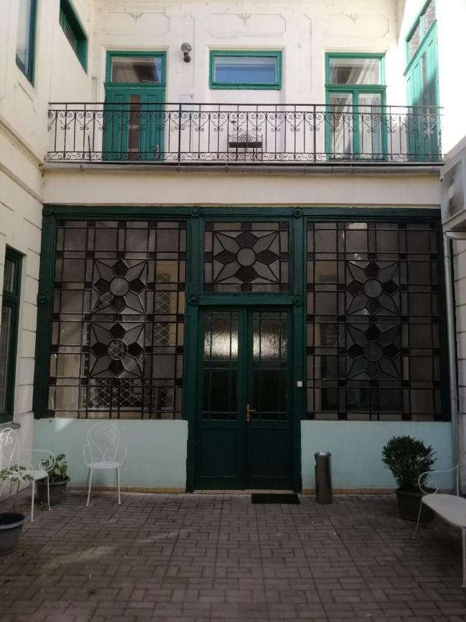 Entrez Apartment 3 - Historical Centre コシツェ エクステリア 写真