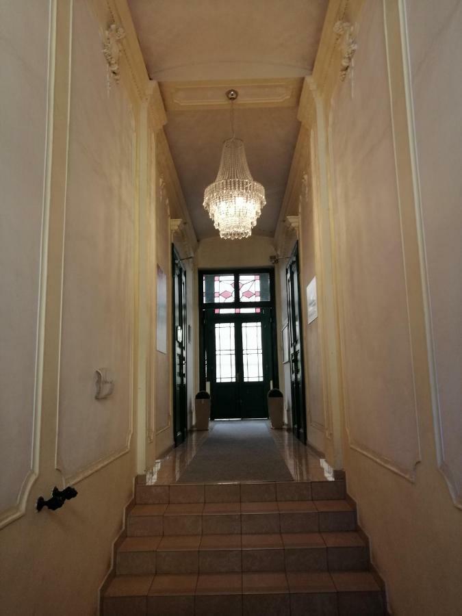 Entrez Apartment 3 - Historical Centre コシツェ エクステリア 写真