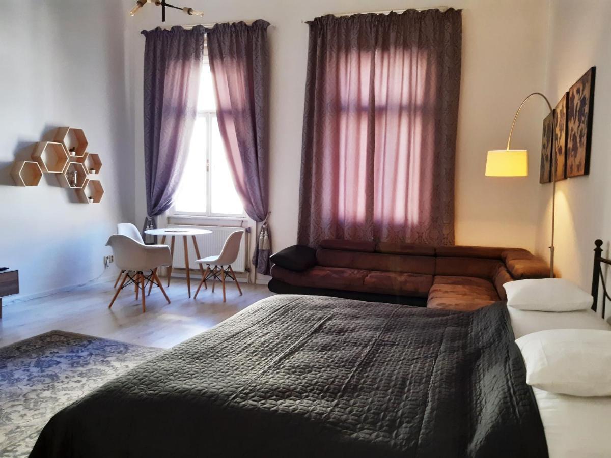 Entrez Apartment 3 - Historical Centre コシツェ エクステリア 写真