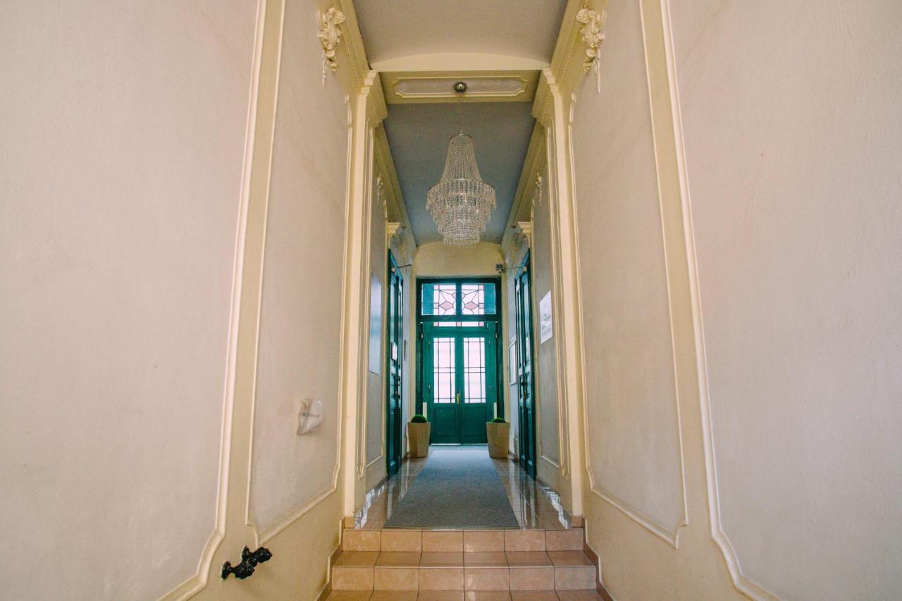 Entrez Apartment 3 - Historical Centre コシツェ エクステリア 写真